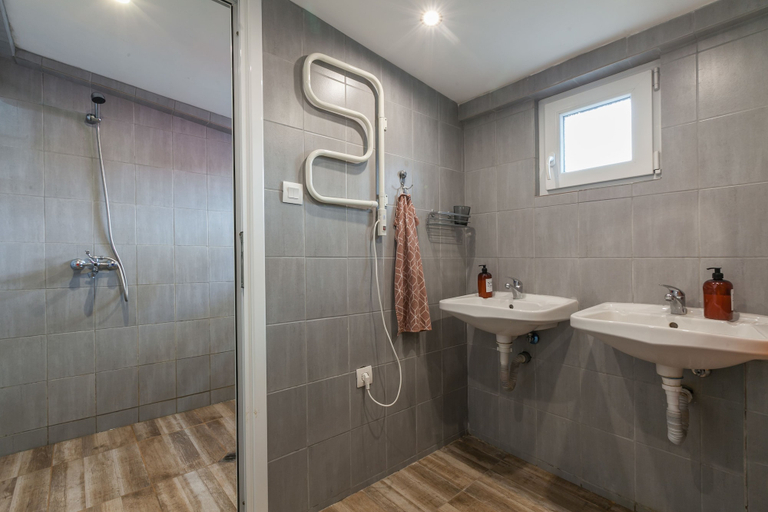 Bathroom 5, Nomado Hostel, Varna
