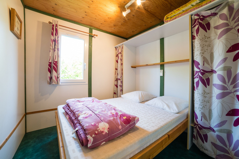 Bedroom 3, Camping Domaine Des MATHEVIES, Dordogne