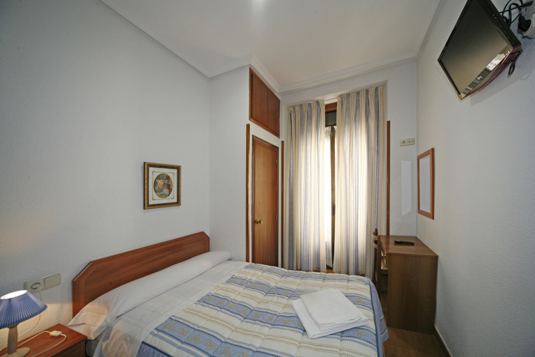 Bedroom 4, Hostal San Antonio, Madrid