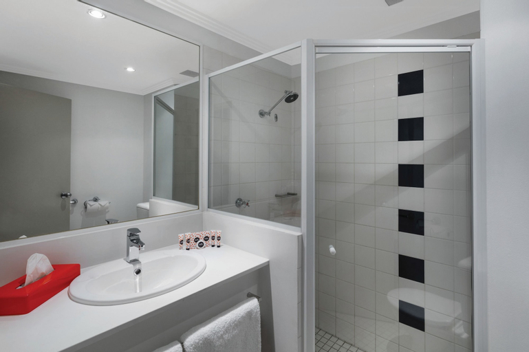 Bathroom 16