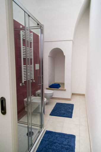Others 5, Casa a Corte, Lecce
