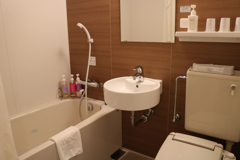 Bathroom 12
