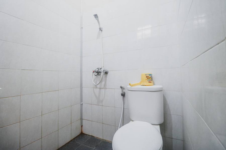RedDoorz Plus @ Jalan Parangtritis 2, Bantul
