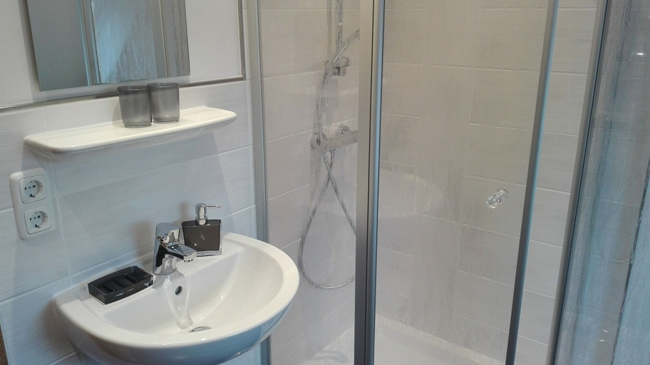 Bathroom 3, Watt ne Wohnung mit Balkon, Dithmarschen