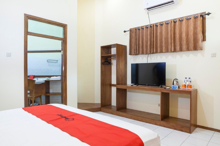 RedDoorz near Baluran National Park, Situbondo