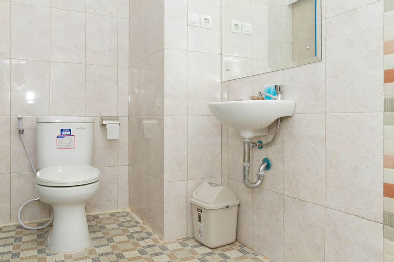 RedDoorz Plus near Jatinangor Town Square 2, Sumedang