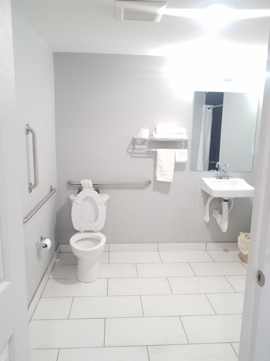 Bathroom 4, Carasaljo, Ocean