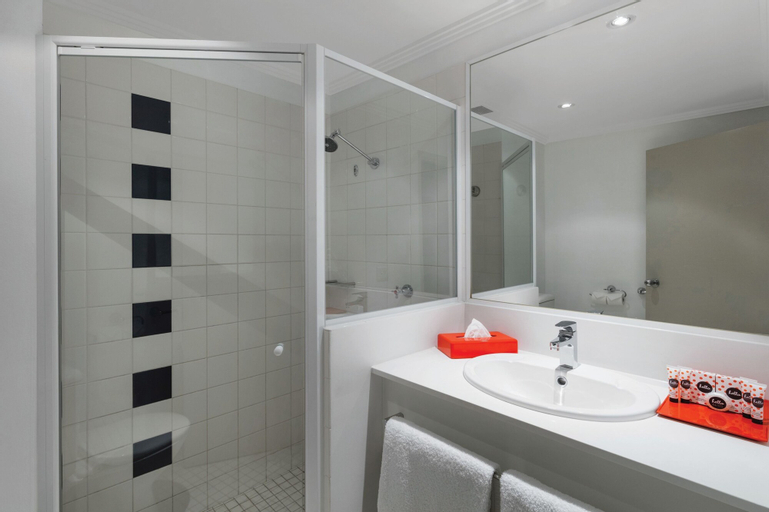 Bathroom 15