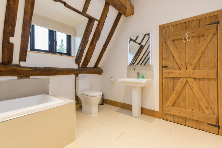 Bedroom 5, The Tithe Barn, Buckinghamshire