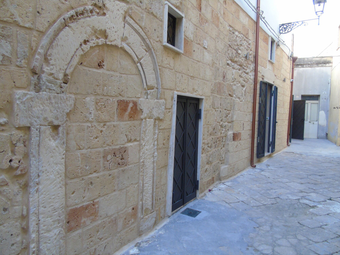 Public Area, Casa a Corte, Lecce