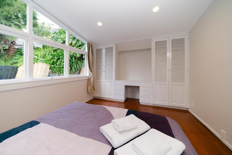 Bedroom 2, Takapuna Central Spacious & New Home, Waitakere