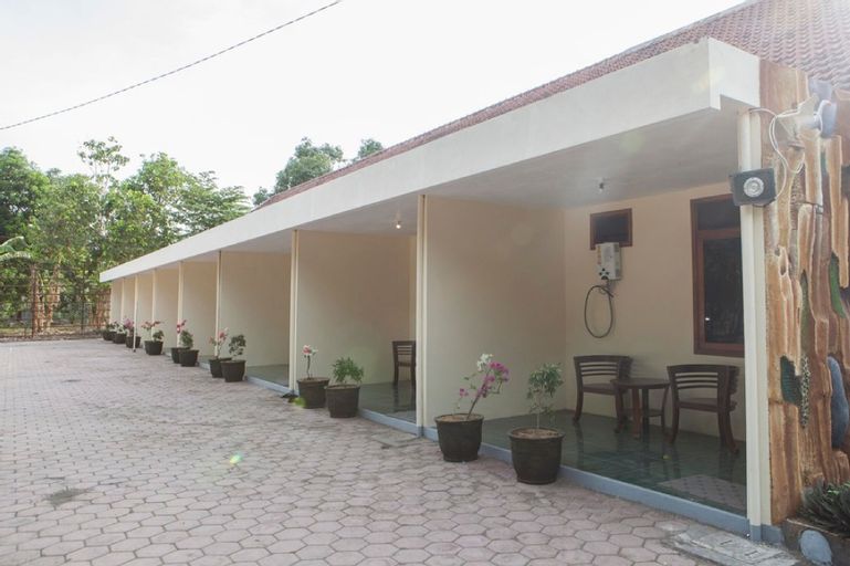 RedDoorz near Baluran National Park, Situbondo