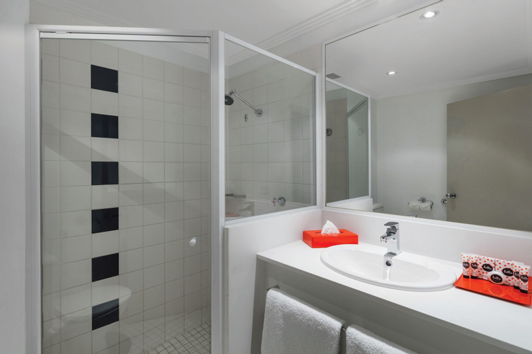 Bathroom 28
