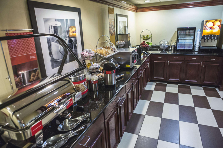 Food & Drinks 3, La Quinta Inn & Suites Selma/Smithfield I-95, Johnston