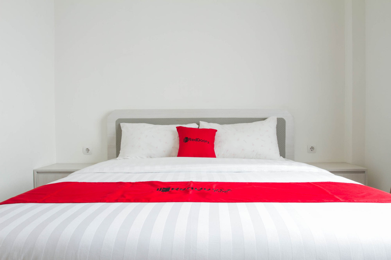 RedDoorz Plus near Jatinangor Town Square 2, Sumedang