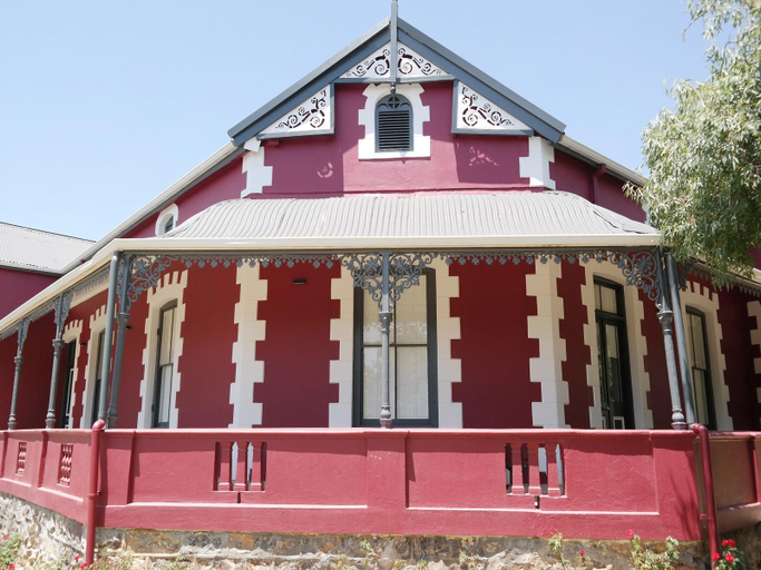 Exterior & Views 1, Ruby Rose Country House, West Coast