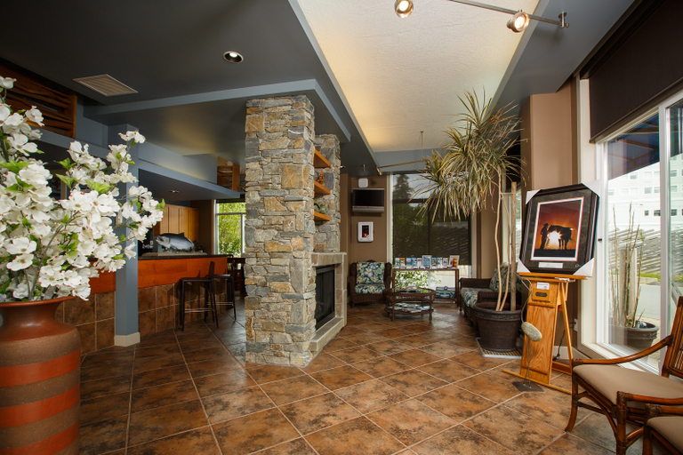 Public Area 2, Sooke Harbour Resort & Marina, Capital