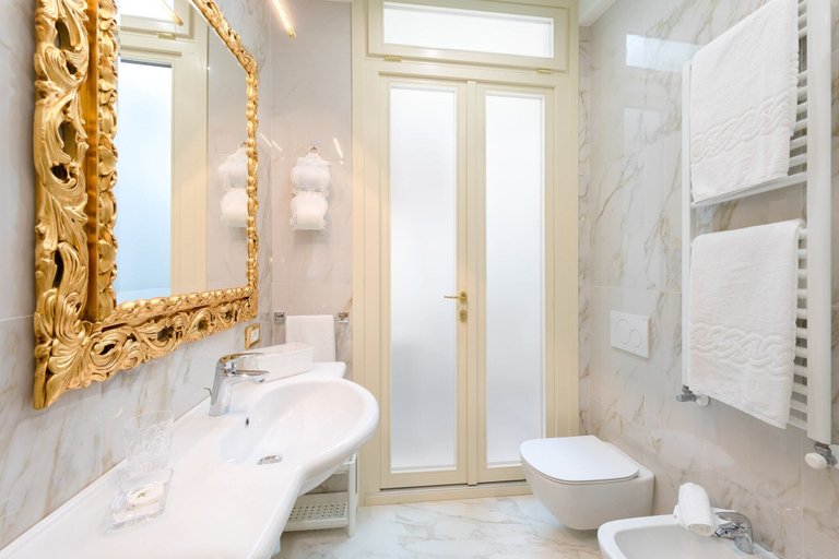 Bathroom 5, Canal View San Marco Luxury Rooms, Venezia