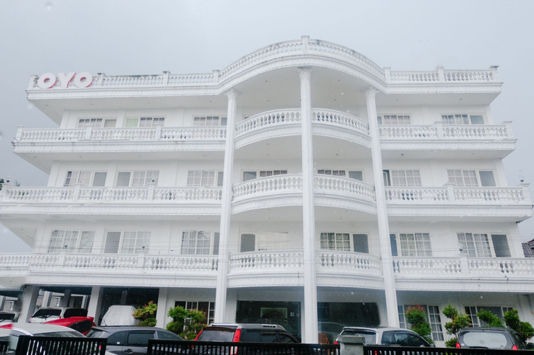 OYO 696 Hasanah Guest House Syariah De Saphire, Malang