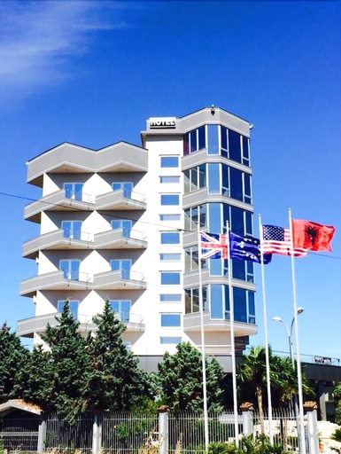 Hotel Prince, Fierit