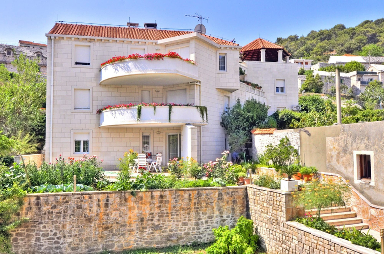 Exterior & Views 2, Apartments Tonka, Pučišća