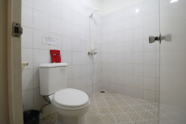 RedDoorz @ Jalan Gatot Subroto Jakarta, South Jakarta