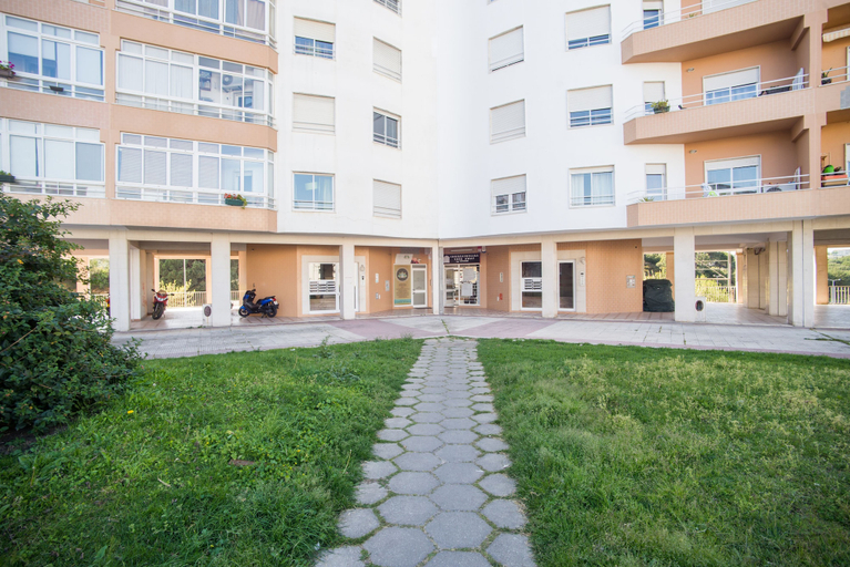Exterior & Views, Margarida Guest Apartment, Almada