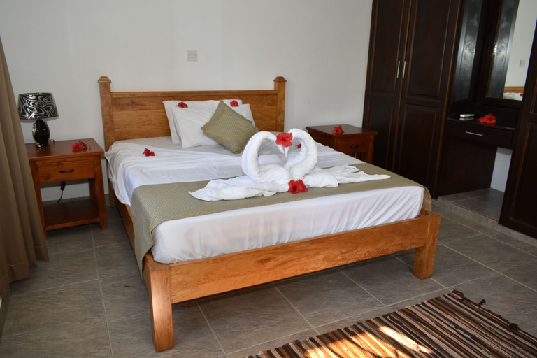 Bedroom 4, Zeph Selfcatering