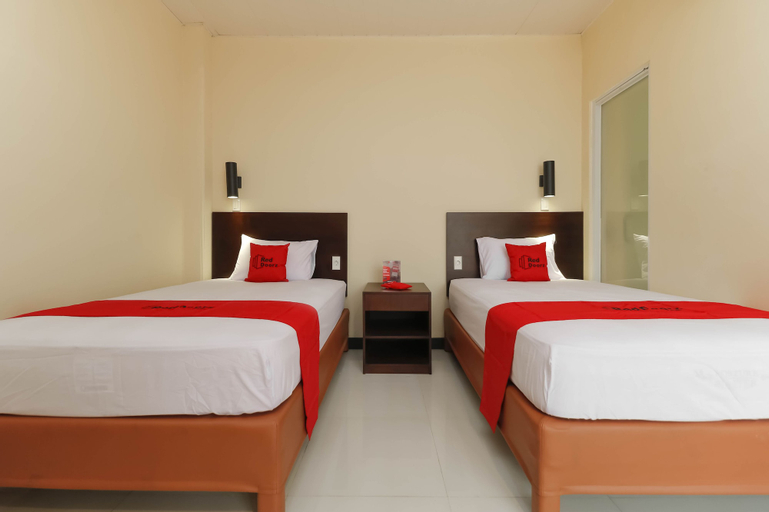 RedDoorz Plus near Halim Perdanakusuma 2, East Jakarta
