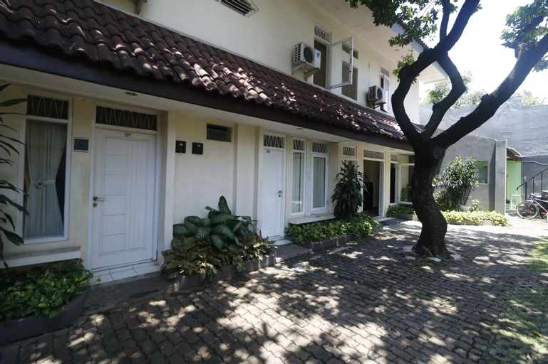 RedDoorz @ Jalan Gatot Subroto Jakarta, South Jakarta