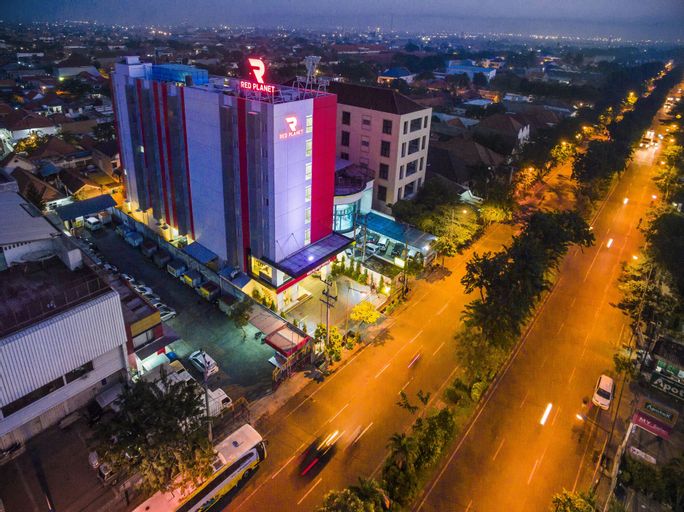 Red Planet Surabaya, Surabaya