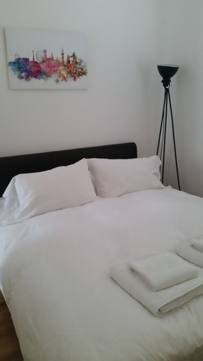 Bedroom 2, Old Brompton 1 Charming Atmosphere, London