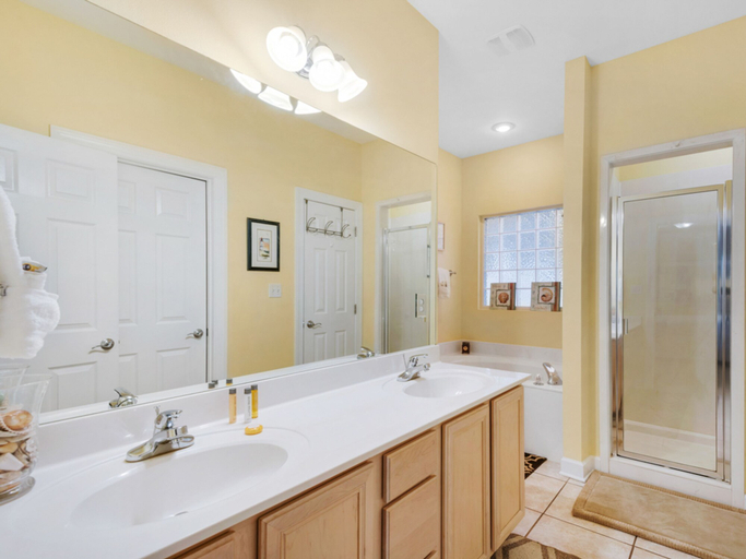 Bathroom 4, Light House Townhome, Walton