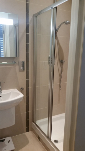 Bathroom 3, Old Brompton 1 Charming Atmosphere, London