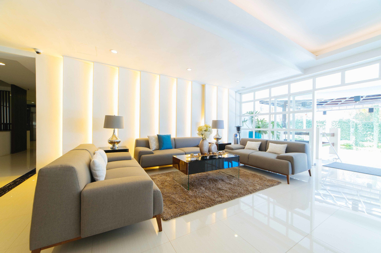 Public Area 3, RedDoorz Premium @ Sta Rosa Tagaytay Road, Silang