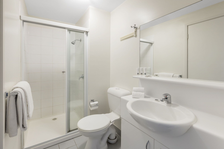 Bathroom 12