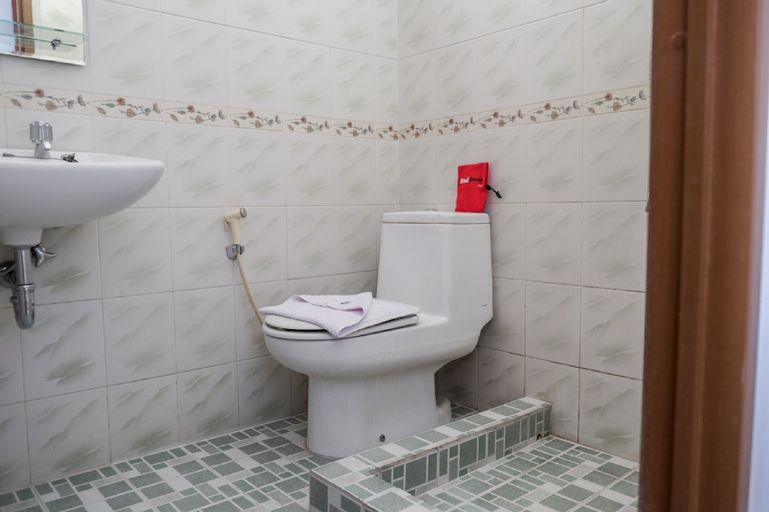 RedDoorz near Supermall Karawaci 2, South Tangerang