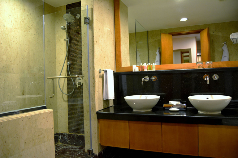Bathroom 9