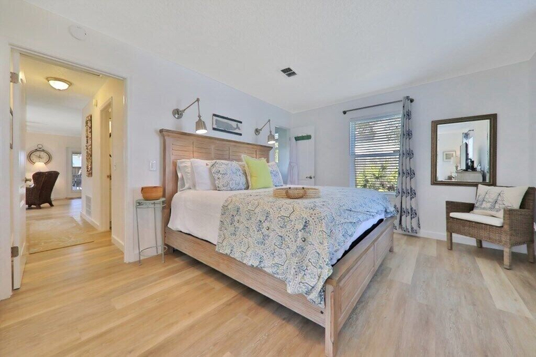 Bedroom 4, Island Breeze, Saint Johns