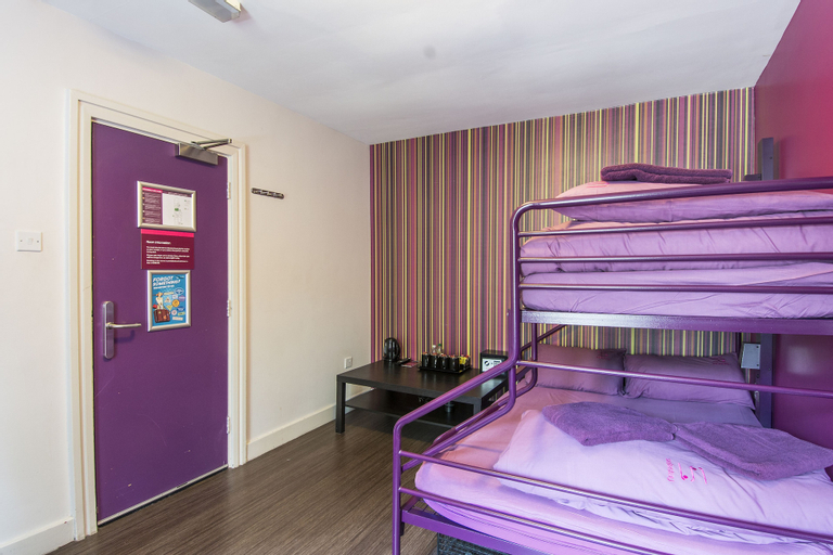 Safestay London Kensington Holland Park, London