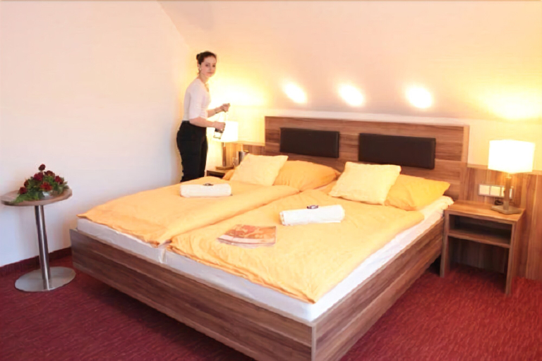 Bedroom 3, Hotel - Restaurant Zum Hollengrund, Rotenburg (Wümme)