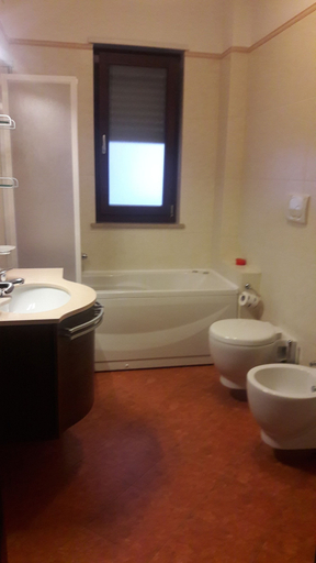 Bathroom 5, Affittacamere B&B Domus Taranto, Taranto