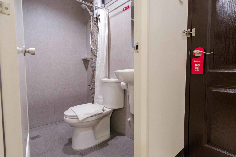 RedDoorz Plus @ EDSA Congressional, Quezon City