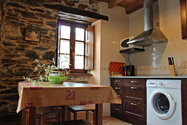 Others 5, Apartamentos El Llago, Asturias