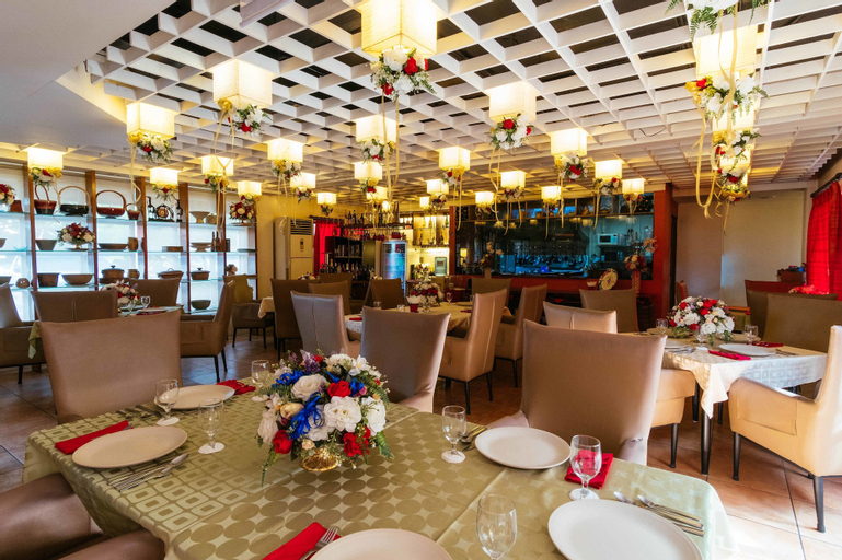 Public Area 3, RedDoorz Plus near Abreeza Mall Davao, Davao City