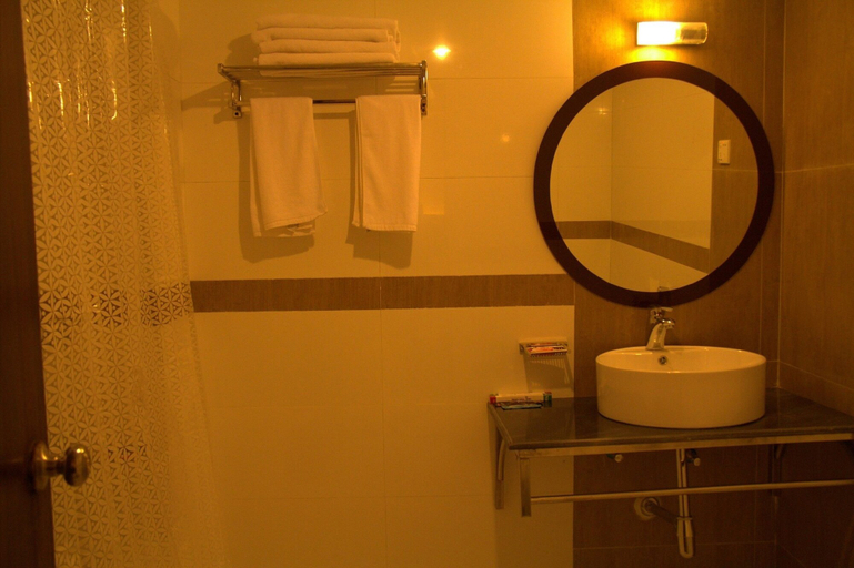 Bathroom 3, Hotel Nirvana Inn, Sylhet
