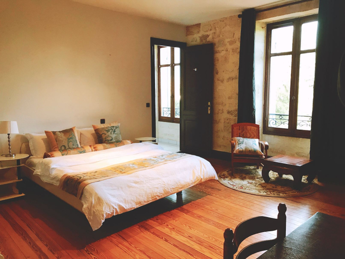 Bedroom 2, Chateau Julie, Gironde