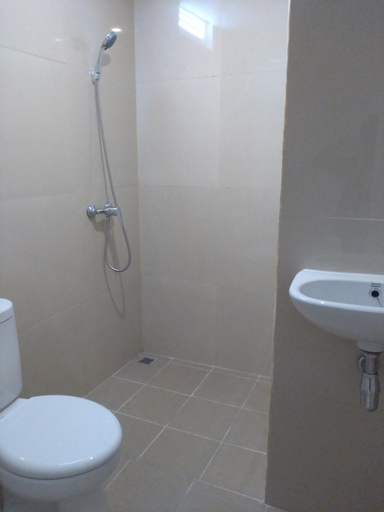 Bathroom 5, LG Hotel By Calli Rooms, Jember