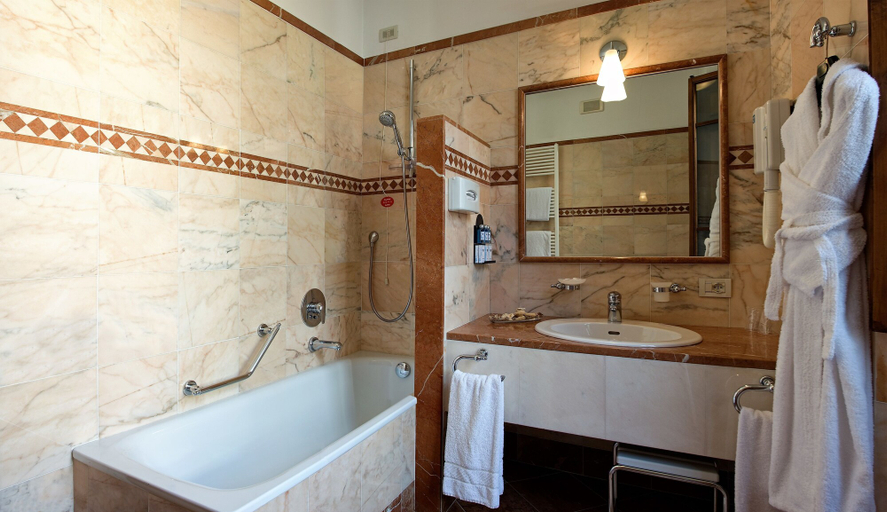 Bathroom 5, Hotel Calimala, Florence