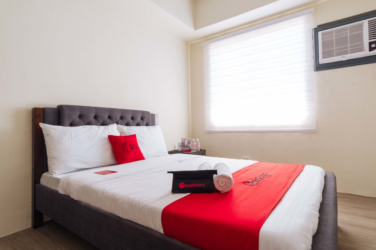 Bedroom 2, RedDoorz Premium @ Vista Heights Legarda, Manila City
